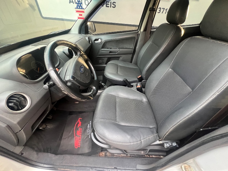 FORD ECOSPORT 2.0 XLT 16V GASOLINA 4P MANUAL 2004/2004 ELY AUTOMÓVEIS LAJEADO / Carros no Vale