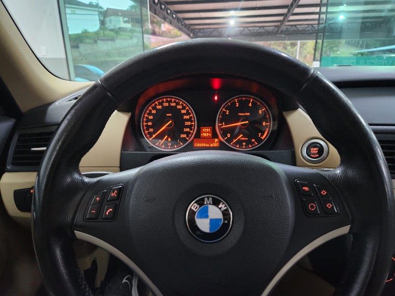 BMW X1 S DRIVE 18I 2.0 2011/2011 TS VEÍCULOS ANTA GORDA / Carros no Vale