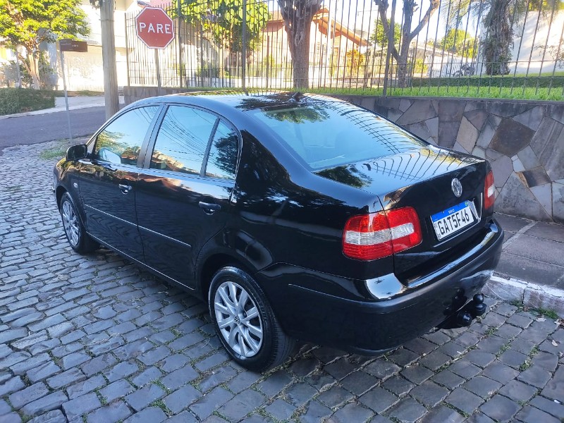 VOLKSWAGEN POLO 1.6 SEDAN - 2004