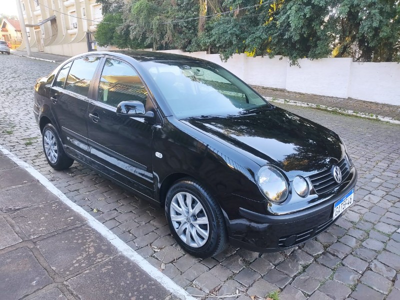 VOLKSWAGEN POLO 1.6 SEDAN - 2004