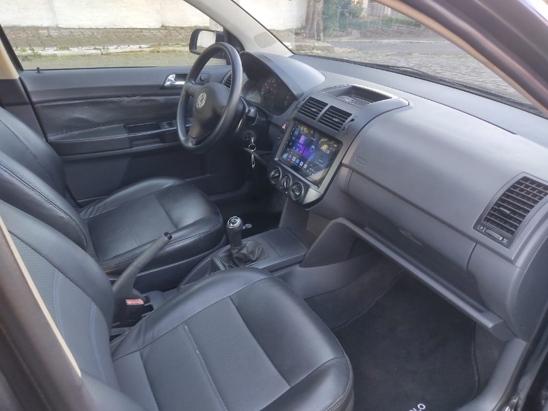 VOLKSWAGEN POLO 1.6 SEDAN - 2004