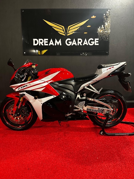 HONDA MOTOS CBR 600 RR 2013/2012 EXCLUSIVO VEÍCULOS SANTA CRUZ DO SUL / Carros no Vale
