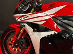 HONDA MOTOS CBR 600 RR 2013/2012 EXCLUSIVO VEÍCULOS SANTA CRUZ DO SUL / Carros no Vale