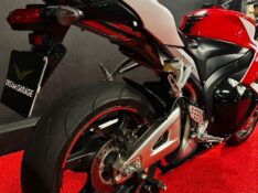 HONDA MOTOS CBR 600 RR 2013/2012 EXCLUSIVO VEÍCULOS SANTA CRUZ DO SUL / Carros no Vale