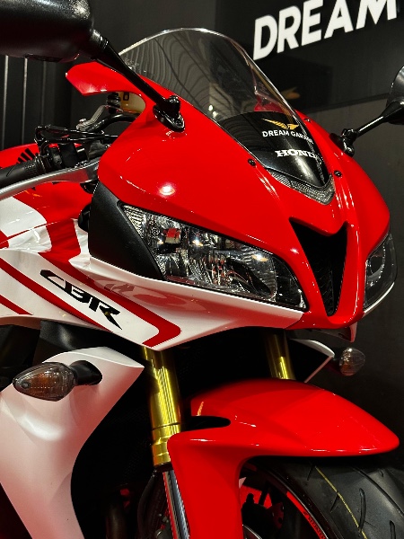 HONDA MOTOS CBR 600 RR 2013/2012 EXCLUSIVO VEÍCULOS SANTA CRUZ DO SUL / Carros no Vale