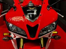 HONDA MOTOS CBR 600 RR 2013/2012 EXCLUSIVO VEÍCULOS SANTA CRUZ DO SUL / Carros no Vale