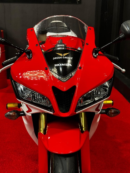 HONDA MOTOS CBR 600 RR 2013/2012 EXCLUSIVO VEÍCULOS SANTA CRUZ DO SUL / Carros no Vale
