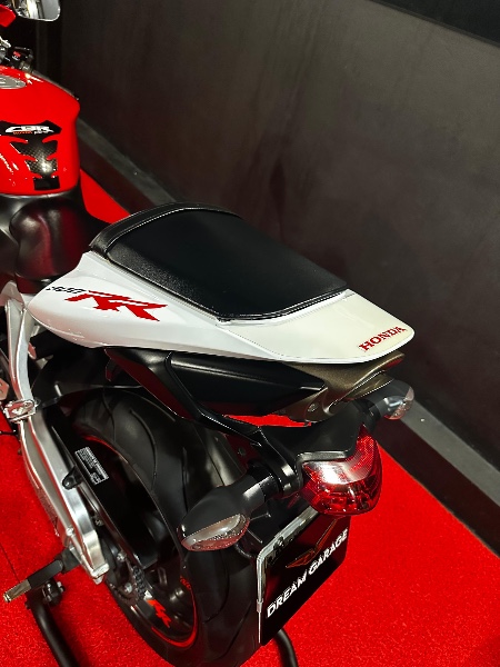 HONDA MOTOS CBR 600 RR 2013/2012 EXCLUSIVO VEÍCULOS SANTA CRUZ DO SUL / Carros no Vale