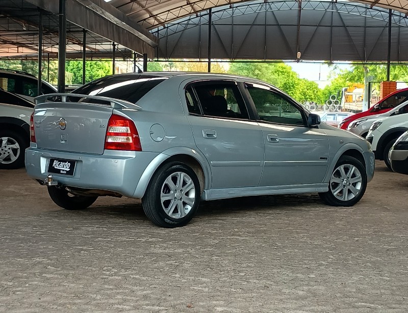 CHEVROLET ASTRA ADVANTAGE 2.0 MPFI 8V FLEXPOWER 5P 2008/2009 RICARDO VEÍCULOS TEUTÔNIA / Carros no Vale