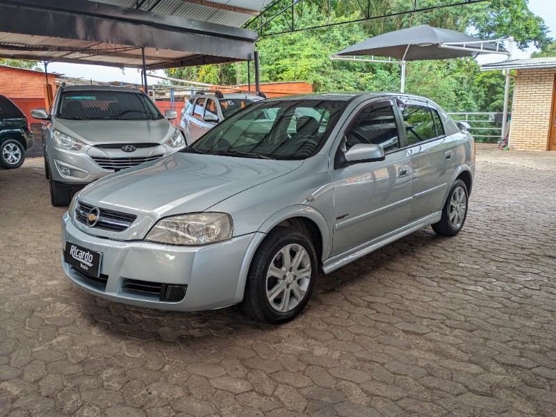 CHEVROLET ASTRA ADVANTAGE 2.0 MPFI 8V FLEXPOWER 5P 2008/2009 RICARDO VEÍCULOS TEUTÔNIA / Carros no Vale