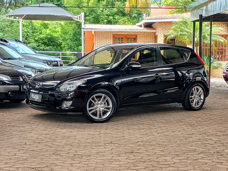 HYUNDAI I30 2.0 16V 145CV 2012 2011/2012 RICARDO VEÍCULOS TEUTÔNIA / Carros no Vale