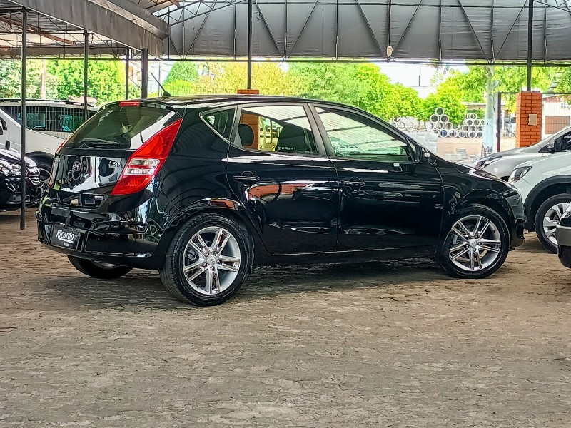 HYUNDAI I30 2.0 16V 145CV 2012 2011/2012 RICARDO VEÍCULOS TEUTÔNIA / Carros no Vale