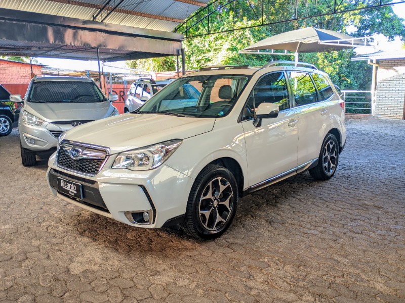 SUBARU FORESTER 2.0 S 4X4 16V 2015/2016 RICARDO VEÍCULOS TEUTÔNIA / Carros no Vale