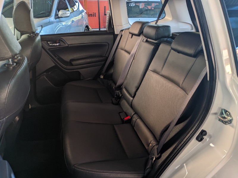 SUBARU FORESTER 2.0 S 4X4 16V 2015/2016 RICARDO VEÍCULOS TEUTÔNIA / Carros no Vale