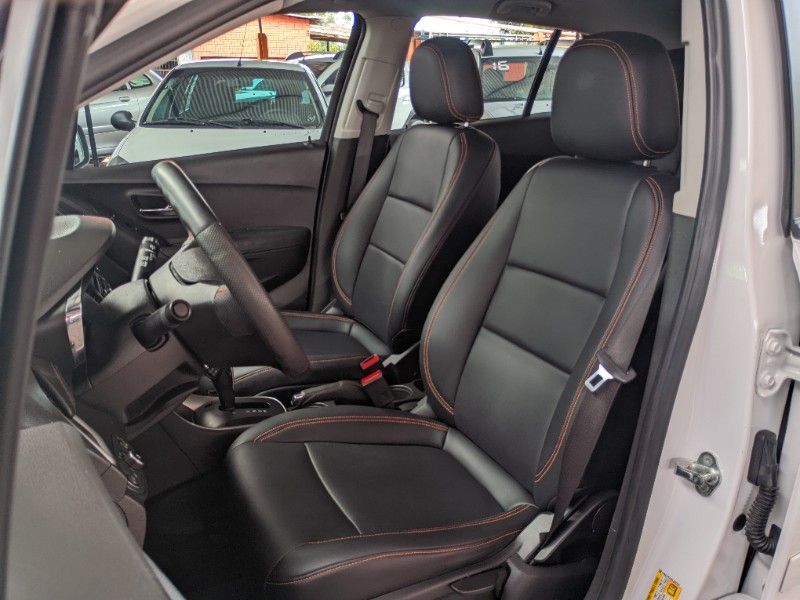 CHEVROLET TRACKER 1.4 16V TURBO LT 2016/2017 RICARDO VEÍCULOS TEUTÔNIA / Carros no Vale