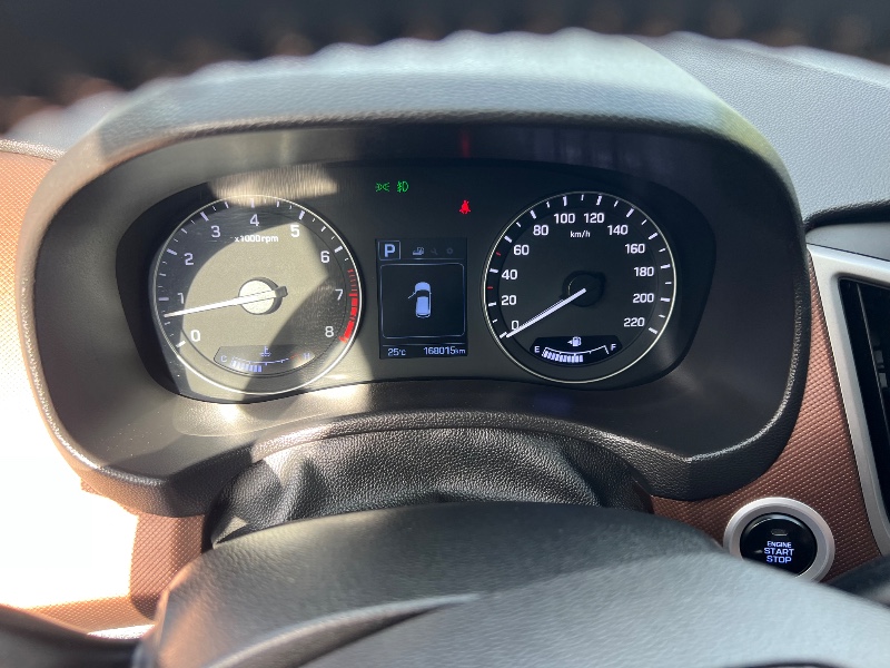 HYUNDAI CRETA 2.0 PRESTIGE 2018/2018 ELY AUTOMÓVEIS LAJEADO / Carros no Vale