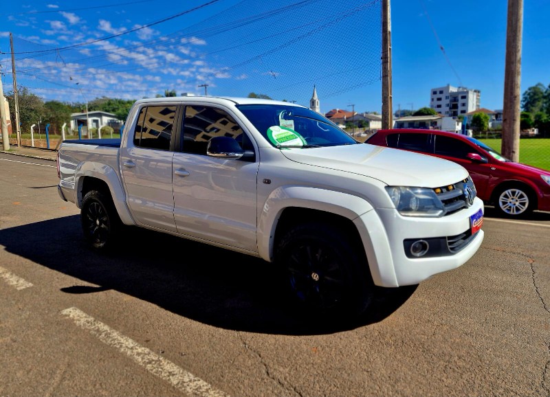 VOLKSWAGEN AMAROK 2.0 HIGHLINE 4X4 CD 16V TURBO INTERCOOLER DIESEL 4P AUTOMÁTICO 2012/2012 CRUZEIRO MULTIMARCAS CRUZEIRO DO SUL / Carros no Vale