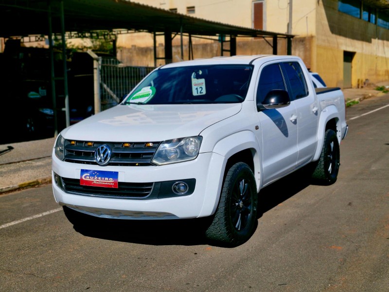 VOLKSWAGEN AMAROK 2.0 HIGHLINE 4X4 CD 16V TURBO INTERCOOLER DIESEL 4P AUTOMÁTICO 2012/2012 CRUZEIRO MULTIMARCAS CRUZEIRO DO SUL / Carros no Vale