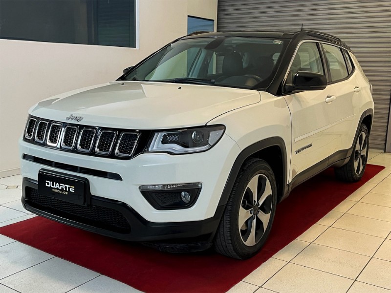 JEEP COMPASS 2.0 16V FLEX LONGITUDE AUTOMÁTICO 2017/2018 DUARTE VEÍCULOS PORTO ALEGRE / Carros no Vale