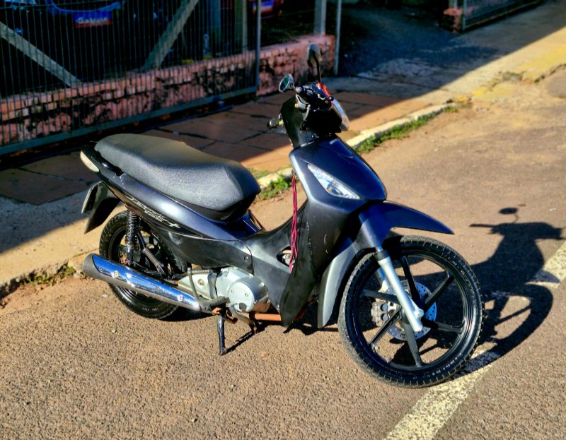 HONDA MOTOS BIZ 125+ 2008/2008 CRUZEIRO MULTIMARCAS CRUZEIRO DO SUL / Carros no Vale