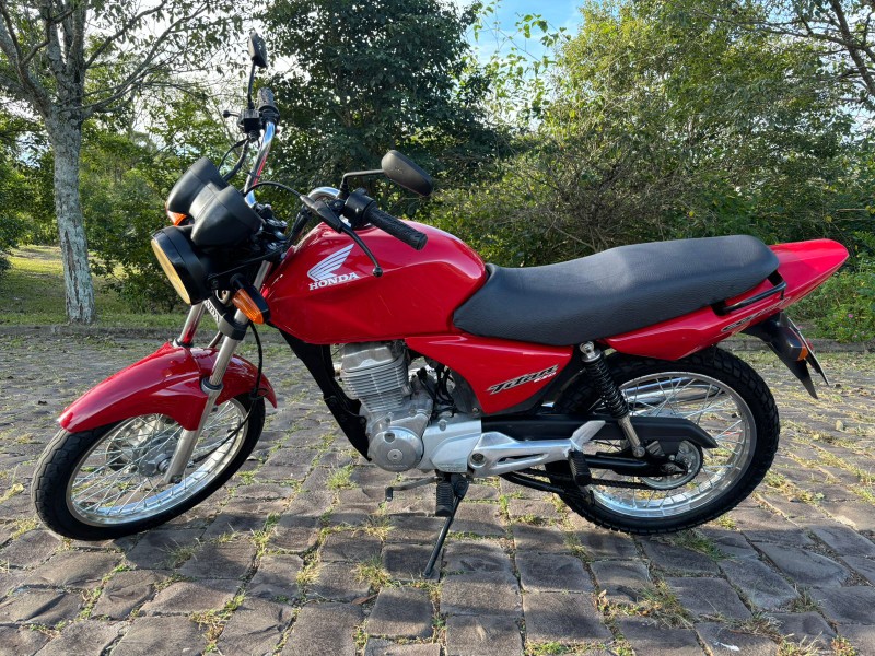 HONDA MOTOS CG 150 TITAN ESD /2005 RT 811 VEÍCULOS ARROIO DO MEIO / Carros no Vale
