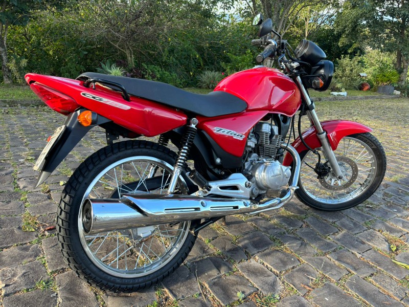 HONDA MOTOS CG 150 TITAN ESD /2005 RT 811 VEÍCULOS ARROIO DO MEIO / Carros no Vale