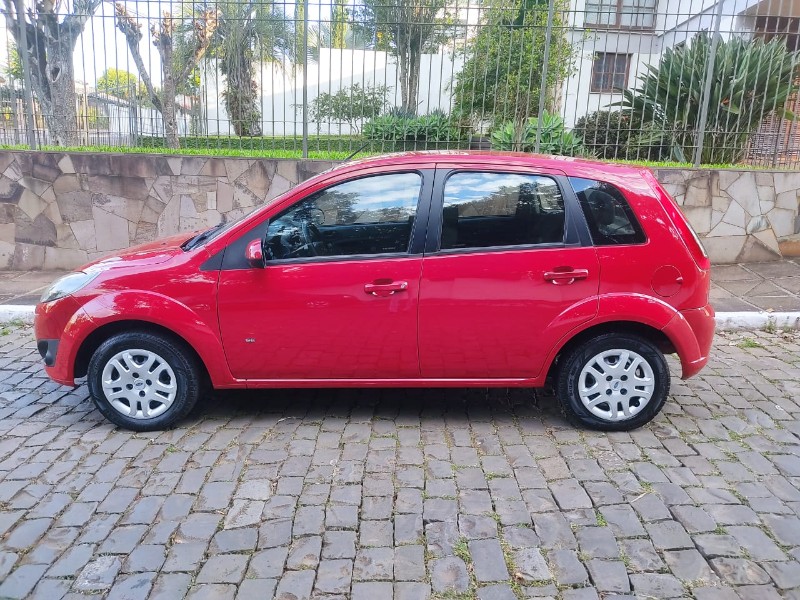 FORD FIESTA 1.0 2013/2014 ALTERNATIVA VEÍCULOS LAJEADO / Carros no Vale