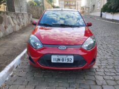 FORD FIESTA 1.0 2013/2014 ALTERNATIVA VEÍCULOS LAJEADO / Carros no Vale
