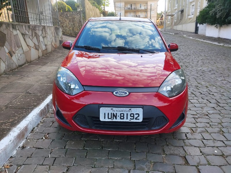 FORD FIESTA 1.0 2013/2014 ALTERNATIVA VEÍCULOS LAJEADO / Carros no Vale