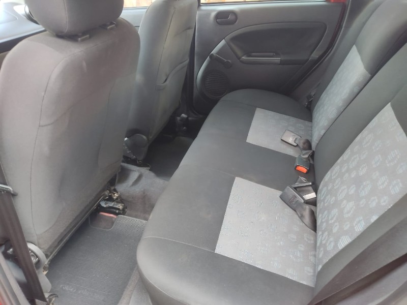FORD FIESTA 1.0 2013/2014 ALTERNATIVA VEÍCULOS LAJEADO / Carros no Vale