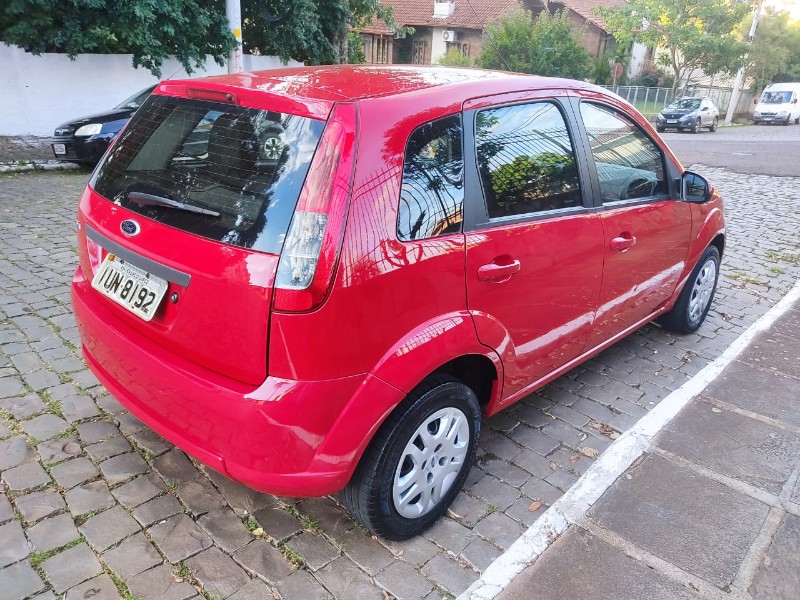 FORD FIESTA 1.0 2013/2014 ALTERNATIVA VEÍCULOS LAJEADO / Carros no Vale