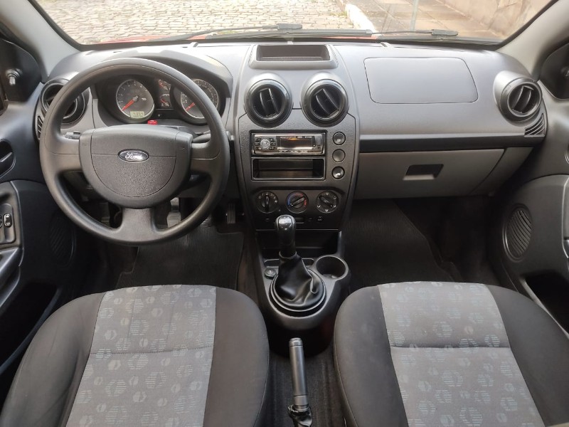 FORD FIESTA 1.0 2013/2014 ALTERNATIVA VEÍCULOS LAJEADO / Carros no Vale
