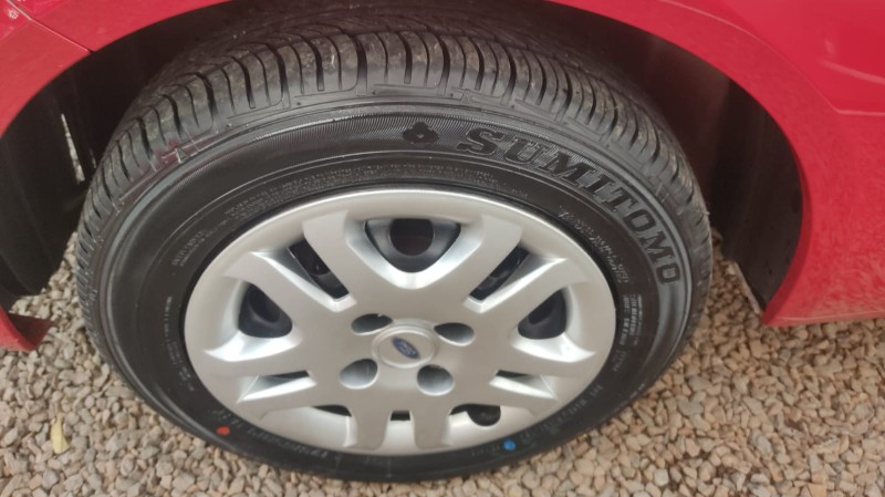 FORD FIESTA 1.0 2013/2014 ALTERNATIVA VEÍCULOS LAJEADO / Carros no Vale