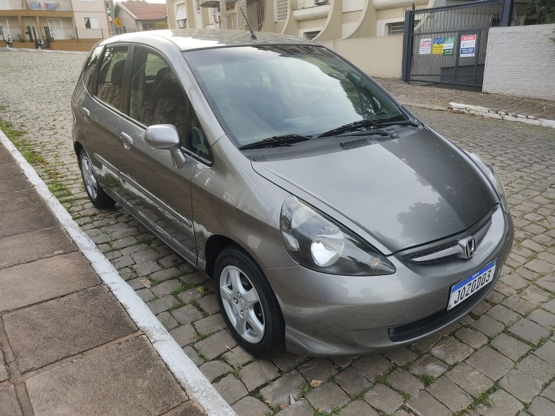 HONDA FIT LX 1.4 2007/2007 ALTERNATIVA VEÍCULOS LAJEADO / Carros no Vale