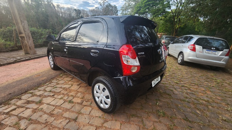 TOYOTA ETIOS 1.3 XS 16V 2013/2013 FERNANDO AUTOMÓVEIS | REVENDA DE CARROS ARROIO DO MEIO ARROIO DO MEIO / Carros no Vale