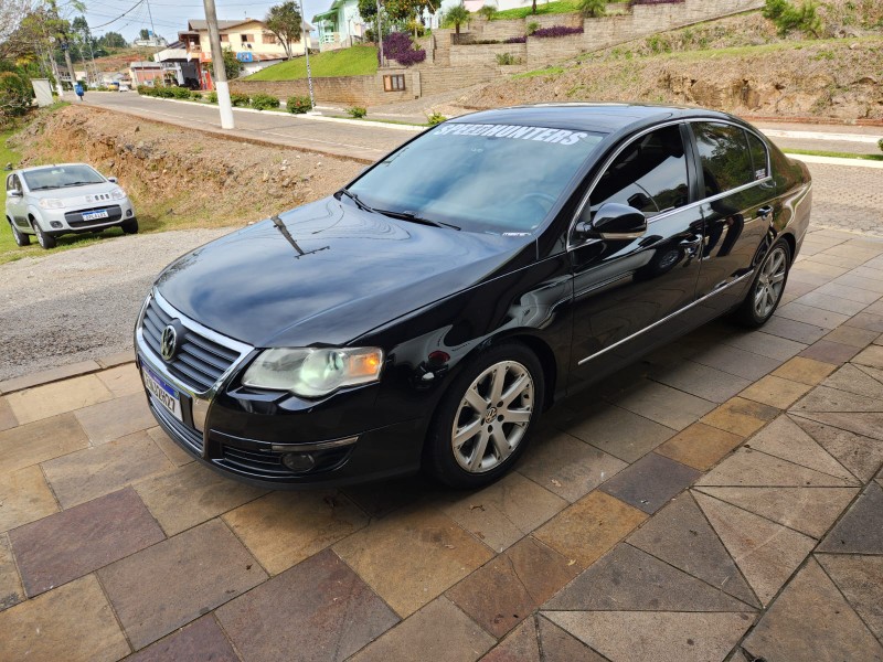 VOLKSWAGEN PASSAT 2.0 FSI 16V TURBO 2010/2010 TS VEÍCULOS ANTA GORDA / Carros no Vale