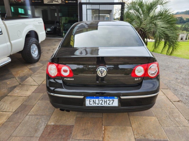 VOLKSWAGEN PASSAT 2.0 FSI 16V TURBO 2010/2010 TS VEÍCULOS ANTA GORDA / Carros no Vale
