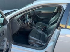VOLKSWAGEN JETTA TSI HIGHLINE /2018 IDEAL VEÍCULOS LAJEADO / Carros no Vale