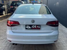 VOLKSWAGEN JETTA TSI HIGHLINE /2018 IDEAL VEÍCULOS LAJEADO / Carros no Vale