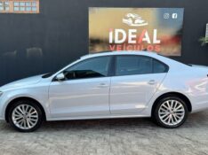 VOLKSWAGEN JETTA TSI HIGHLINE /2018 IDEAL VEÍCULOS LAJEADO / Carros no Vale