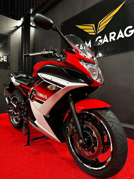 YAMAHA XJ6 F /2015 EXCLUSIVO VEÍCULOS SANTA CRUZ DO SUL / Carros no Vale
