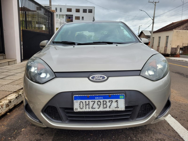 FORD FIESTA SEDAN FIESTA 1.6 MPI SEDAN 8V FLEX 4P MANUAL 2010/2011 ADRIANO VEÍCULOS CRUZEIRO DO SUL / Carros no Vale