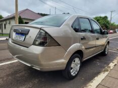 FORD FIESTA SEDAN FIESTA 1.6 MPI SEDAN 8V FLEX 4P MANUAL 2010/2011 ADRIANO VEÍCULOS CRUZEIRO DO SUL / Carros no Vale