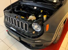 JEEP RENEGADE 1.8 16V FLEX 4P MANUAL 2016/2017 DUARTE VEÍCULOS PORTO ALEGRE / Carros no Vale
