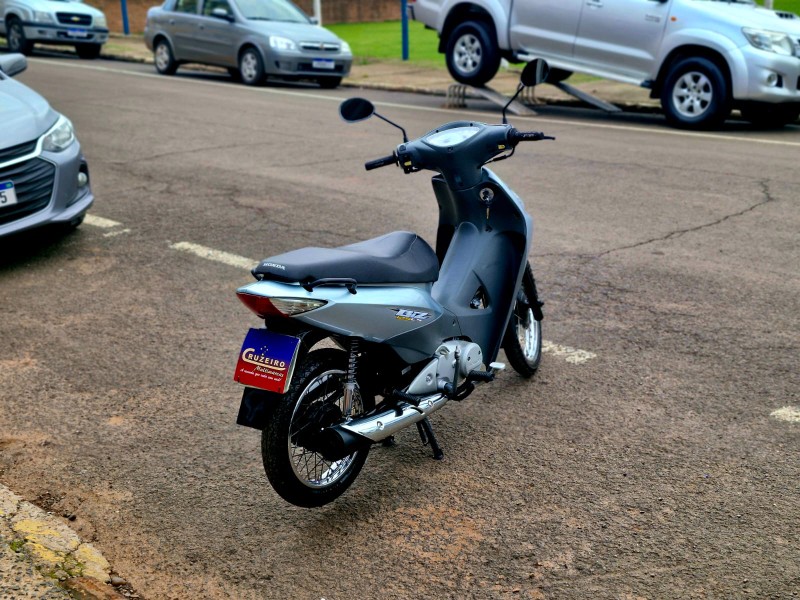 HONDA MOTOS BIZ 125 ES 2006/2006 CRUZEIRO MULTIMARCAS CRUZEIRO DO SUL / Carros no Vale