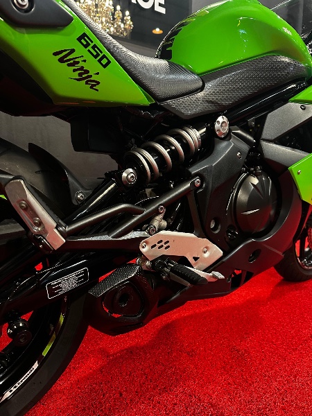 KAWASAKI NINJA 650 R /2011 EXCLUSIVO VEÍCULOS SANTA CRUZ DO SUL / Carros no Vale