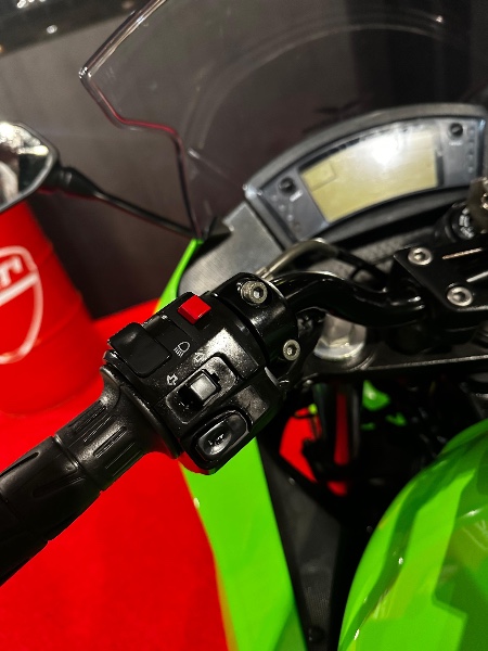 KAWASAKI NINJA 650 R /2011 EXCLUSIVO VEÍCULOS SANTA CRUZ DO SUL / Carros no Vale