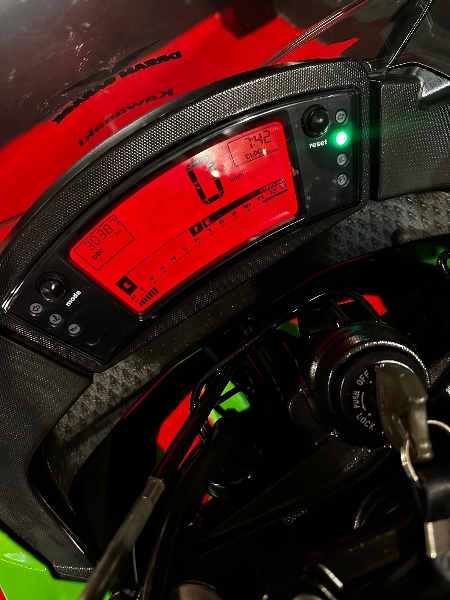 KAWASAKI NINJA 650 R /2011 EXCLUSIVO VEÍCULOS SANTA CRUZ DO SUL / Carros no Vale