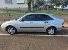 FORD FOCUS 2.0 GHIA 16V GASOLINA 4P AUTOMÁTICO 2004/2004 ADRIANO VEÍCULOS CRUZEIRO DO SUL / Carros no Vale