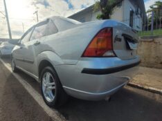 FORD FOCUS 2.0 GHIA 16V GASOLINA 4P AUTOMÁTICO 2004/2004 ADRIANO VEÍCULOS CRUZEIRO DO SUL / Carros no Vale